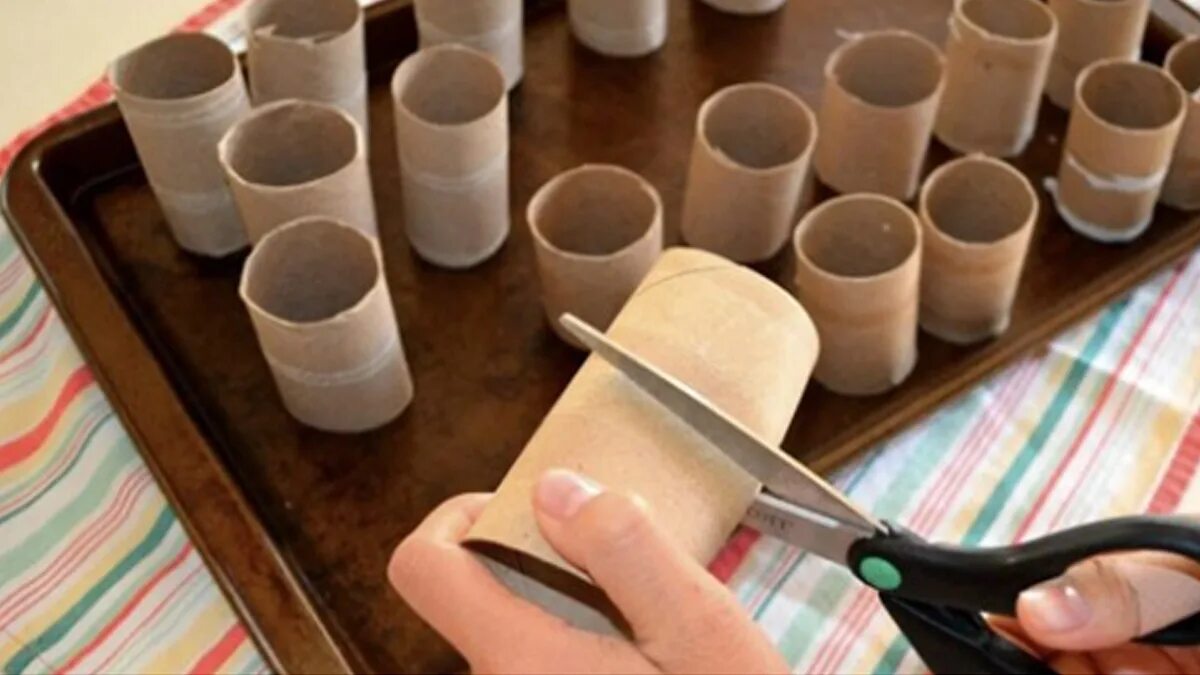 I rotoli di cartone della carta igienica non li butto, ma li custodisco come la pupilla dei miei occhi: 3 modi per usarli in casa — un trucco che si è ormai diffuso negli appartamenti italiani