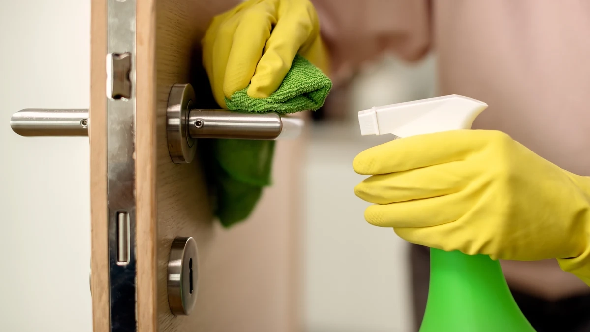 Versare l’aceto sulla porta d’ingresso: perché viene consigliato e a cosa serve 2 Versare l’aceto sulla porta d’ingresso: perché viene consigliato e a cosa serve