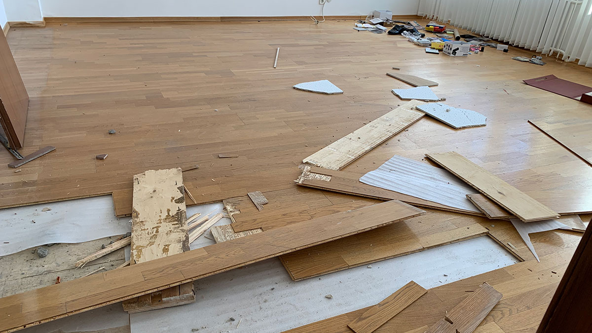 Addio laminato: la tendenza europea che dominerà le case nel 2026