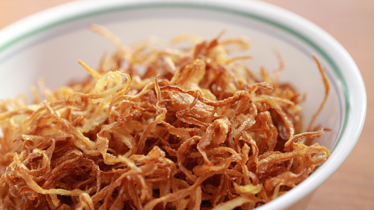 Perché dovresti infarinare la cipolla prima di friggerla: un trucco dei vecchi ricettari dimenticati