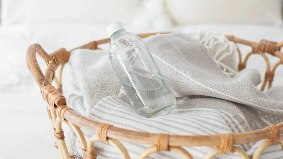 Un bicchiere in lavatrice e gli asciugamani tornano come nuovi: niente più effetto “carta vetrata”