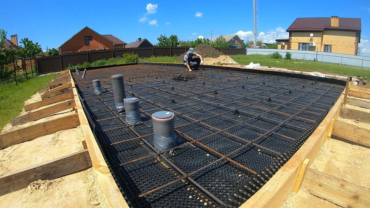 In Scandinavia lo fanno già da 10 anni e noi continuiamo ancora a combattere: come avere un pavimento caldo senza un riscaldamento costoso – funziona anche a -30 °C