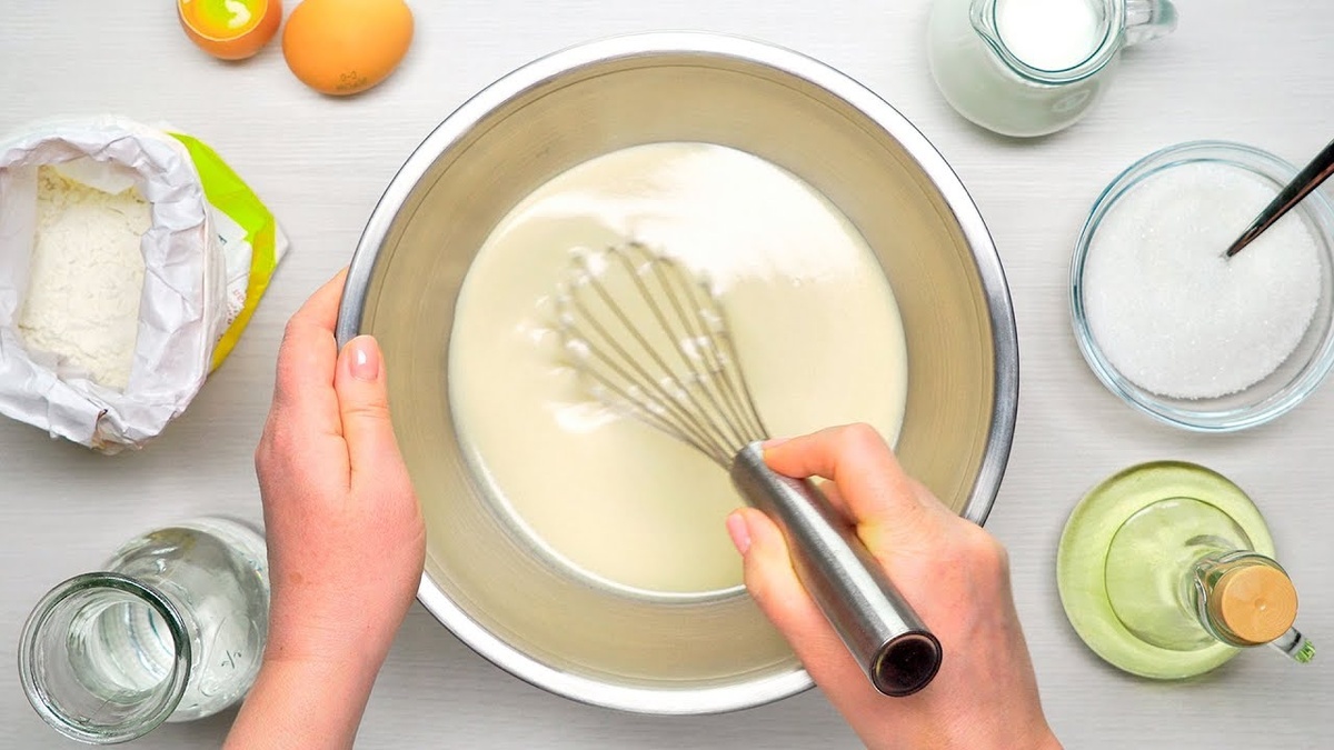 Lo verso nell’impasto al posto del latte. Le crêpes risultano morbide e delicate, ma non si strappano in padella
