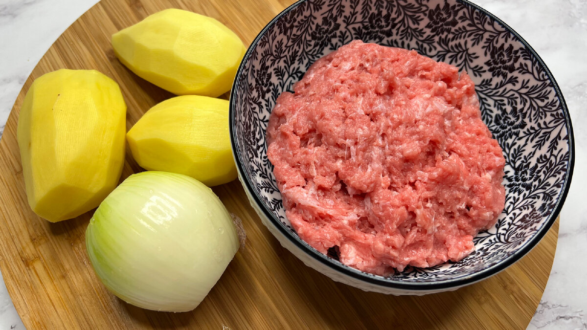 Le cotolette non saranno secche: aggiungete una verdura alla carne macinata e diventeranno succose. Provato con pollo, maiale e manzo