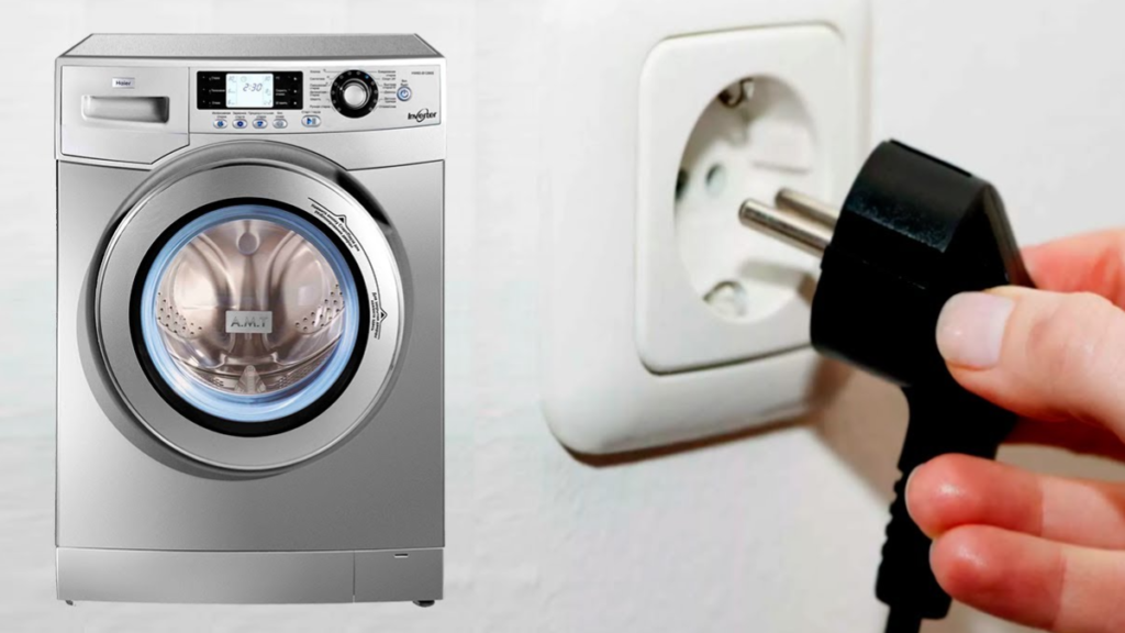 Lasciate la lavatrice collegata alla presa? Gli elettricisti spiegano cosa può succedere