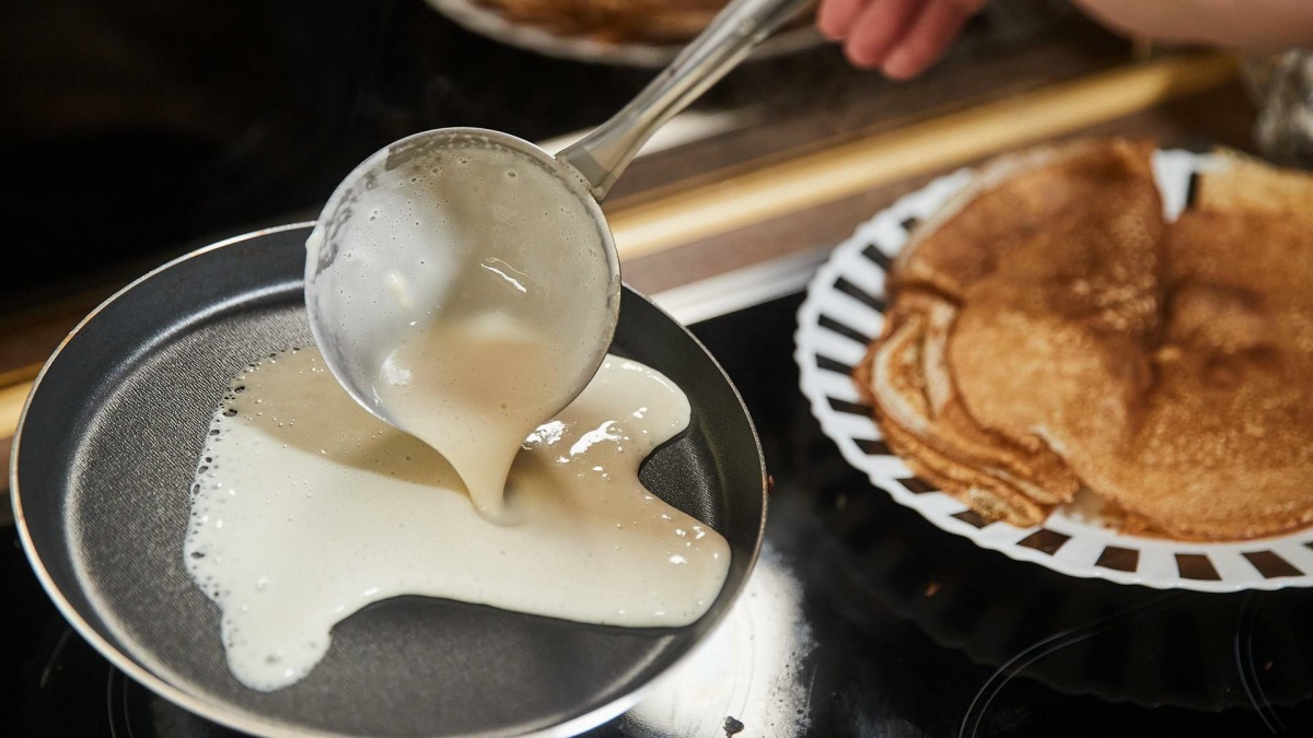 Lo verso nell’impasto al posto del latte. Le crêpes risultano morbide e delicate, ma non si strappano in padella