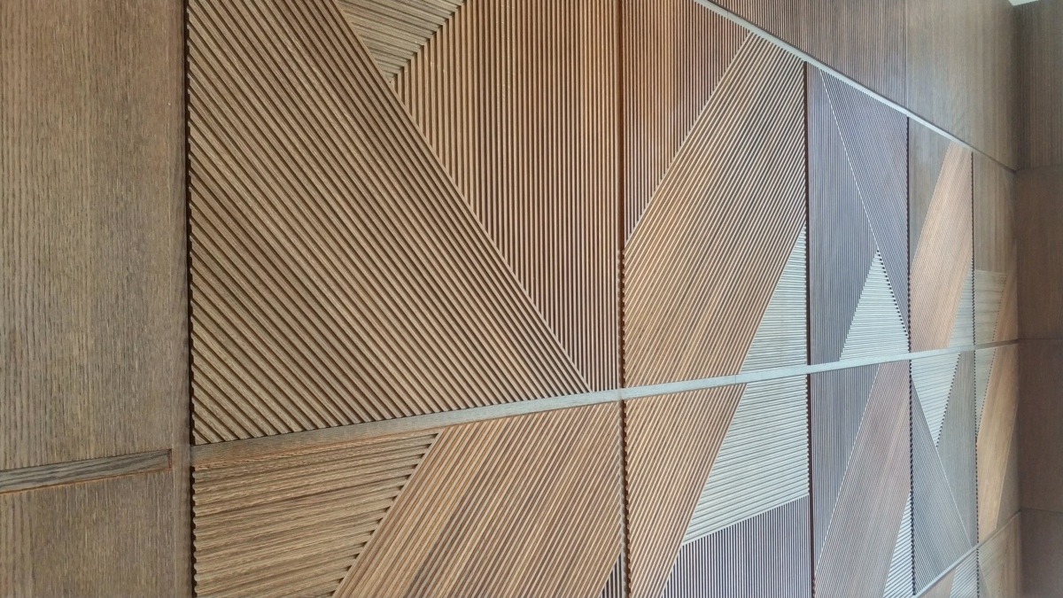 Tutti stanno togliendo le doghe in legno: il trend del 2026 che le sostituisce è più caldo e vintage