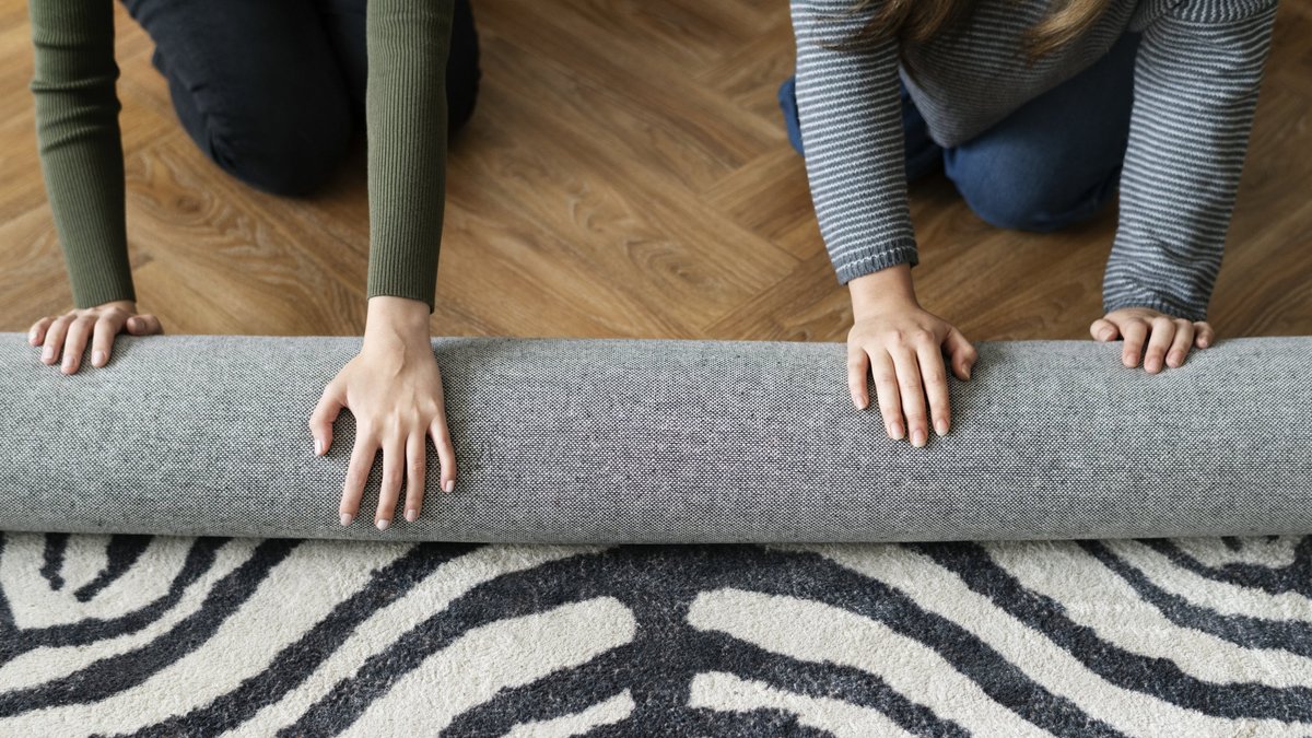 Mettere tappeti nelle stanze non è più di moda: con cosa li sostituiscono in Europa