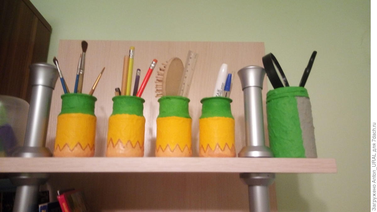 I vasetti vuoti di panna acida o yogurt non sono rifiuti, ma un vero tesoro: ecco come li uso con intelligenza in casa